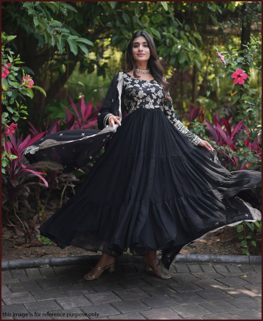 Indian traditional MOTHER&DAUGHTER COMBO GOWN IN BLACK PARTY WEAR WITH ZARI  WORK | eBay